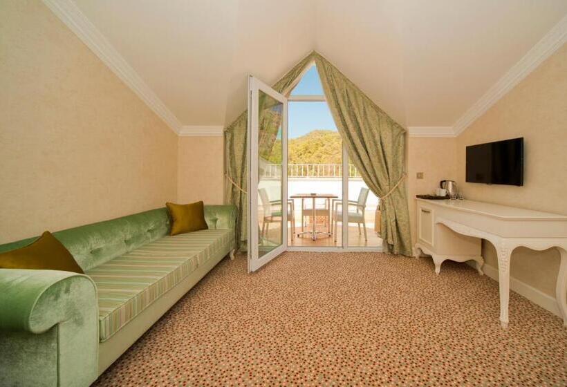 Семейный Номер, Grand Göcek