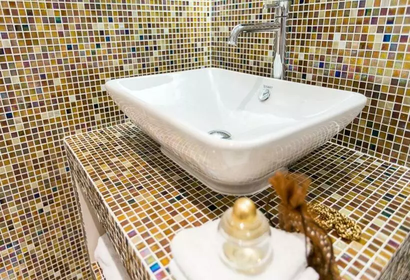 コンフォートルーム, Hôtel Spa Marotte