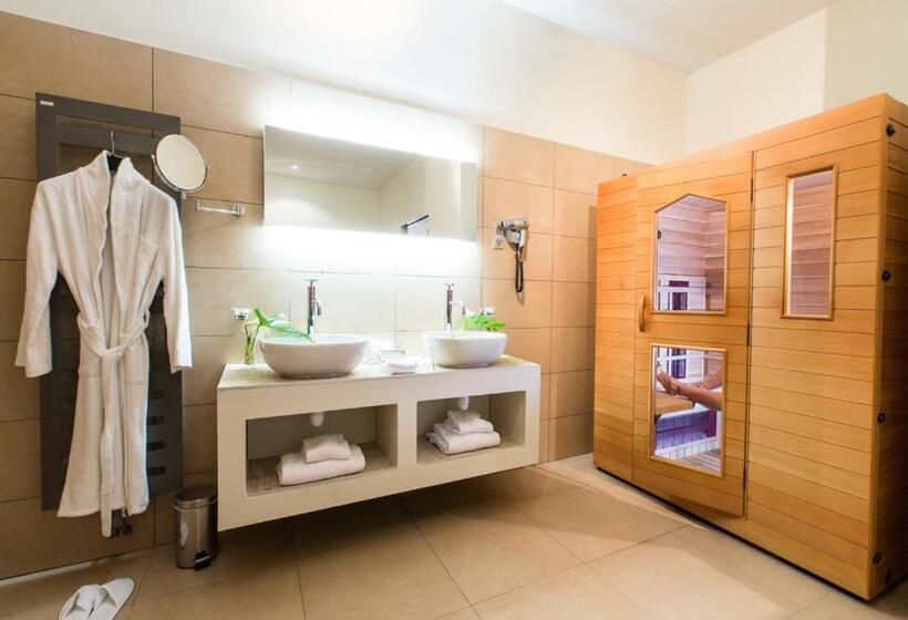 Люкс, Hôtel Spa Marotte