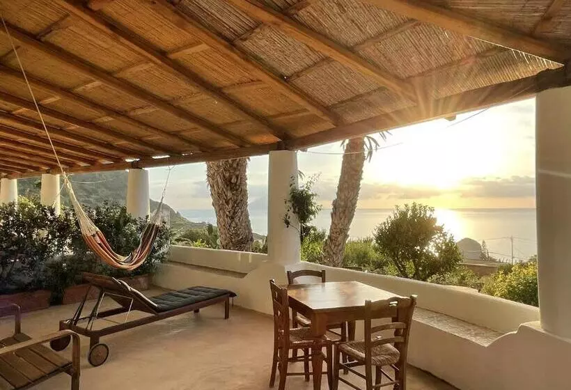 オーシャンビューのデラックストリプルルーム, La Locanda Del Postino