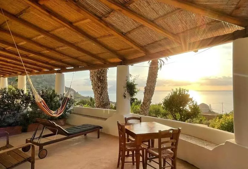 オーシャンビューのデラックストリプルルーム, La Locanda Del Postino