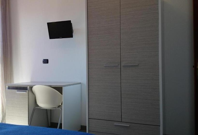 带阳台的三人标准间, Ogliastra