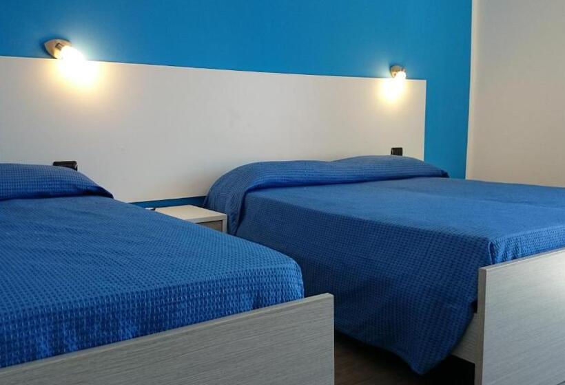 带阳台的三人标准间, Ogliastra