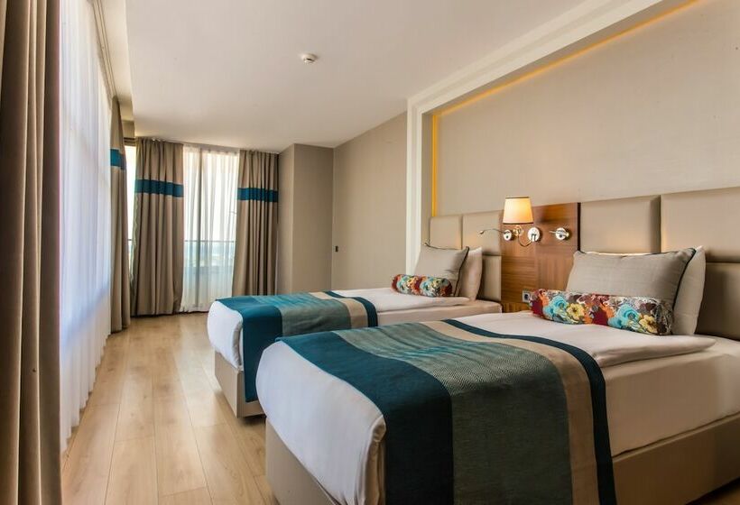 חדר סטנדרט לשלושה, Sensitive Premium Resort & Spa All Inclusive