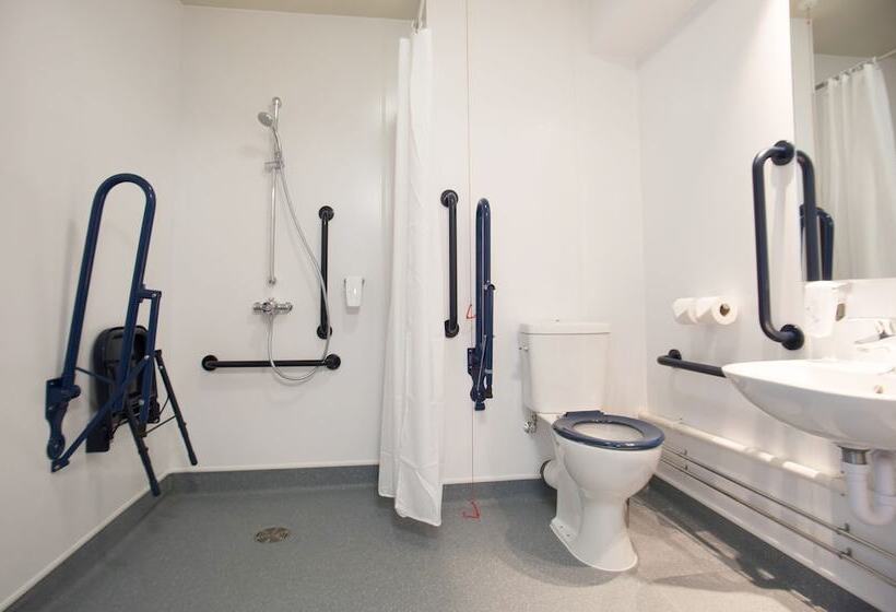 Номер Стандарт Адаптированный для Инвалидов, Sweet Chestnut, Dunfermline By Marston's Inns