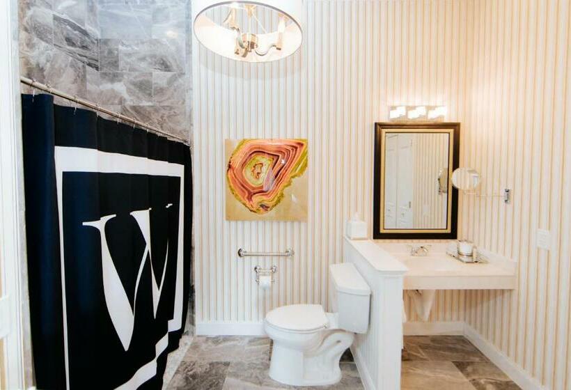 适合残疾人士使用的带超级大床的标准间, The William Boerne