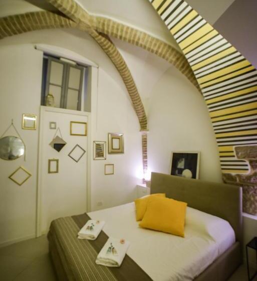 اتاق لوکس با تخت بزرگ, Little Italy Hostel Ex Chiesa S Donato