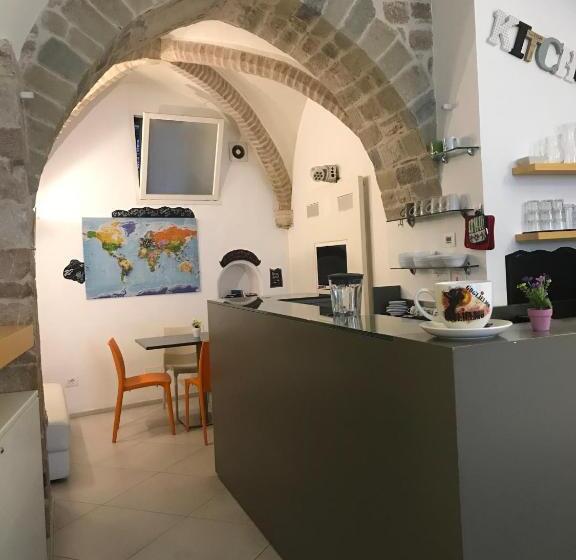 آپارتمان سوپریور 1 خوابه, Little Italy Hostel Ex Chiesa S Donato