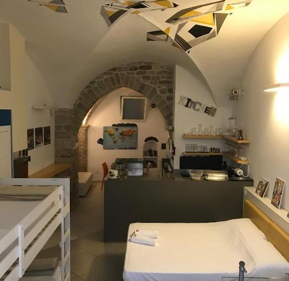 آپارتمان سوپریور 1 خوابه, Little Italy Hostel Ex Chiesa S Donato