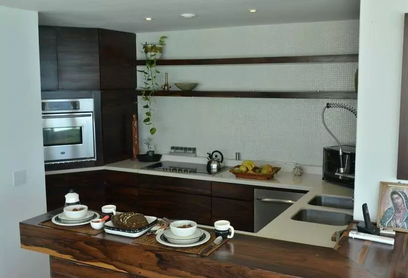 3 Bedroom Suite, Penthouse 07