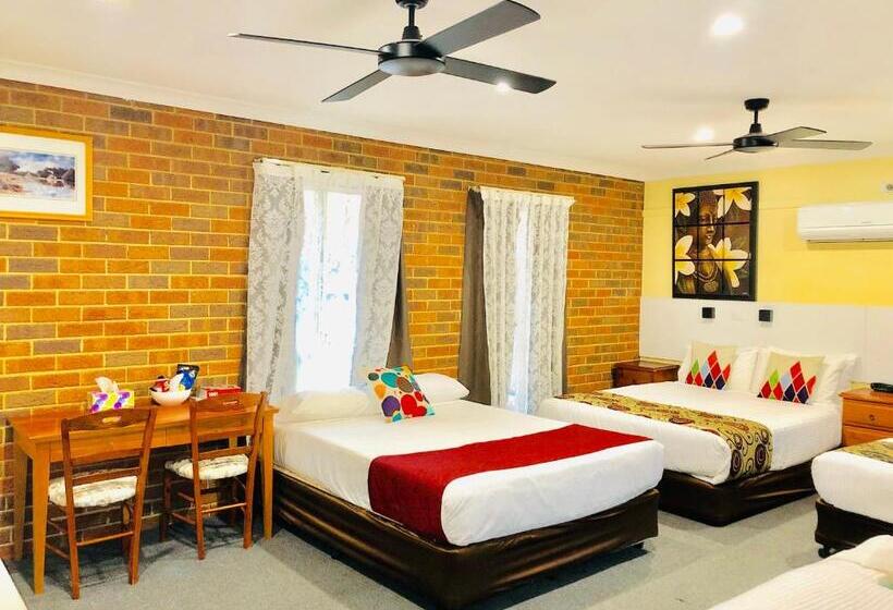 חדר משפחתי, Aussie Rest Motel