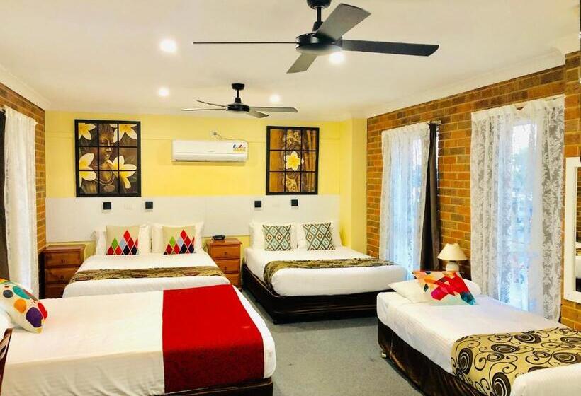 חדר משפחתי, Aussie Rest Motel