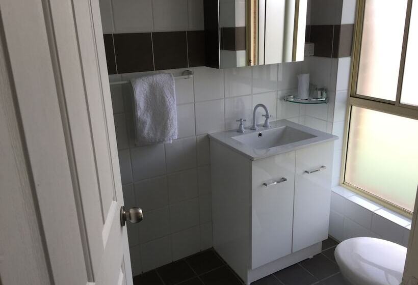 Семейный Номер, Aussie Rest Motel