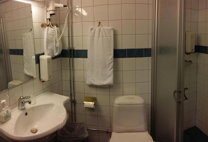 Quarto Estandar, L City