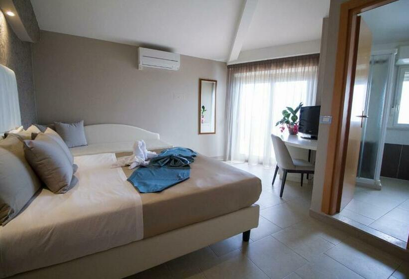 Triple Room Sea View, Lady Mary
