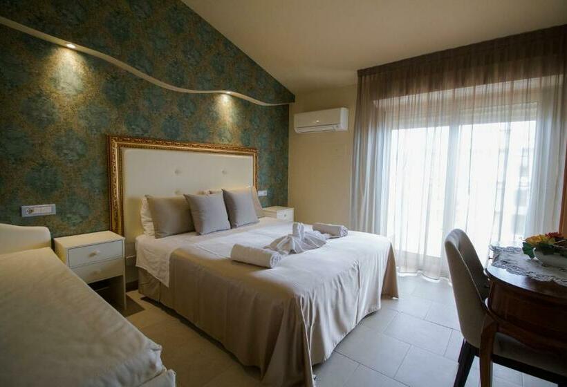 Triple Room Sea View, Lady Mary