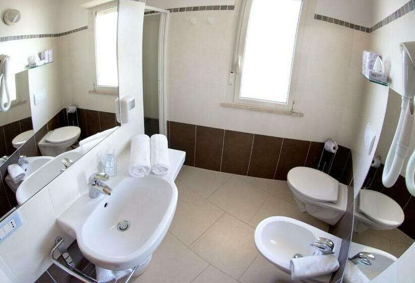 Triple Room Sea View, Lady Mary
