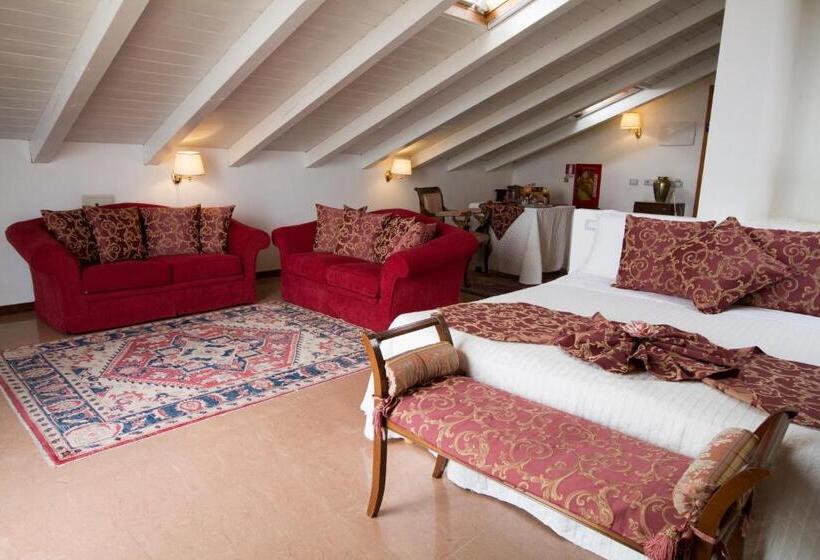 デラックススイート, Lady Mary