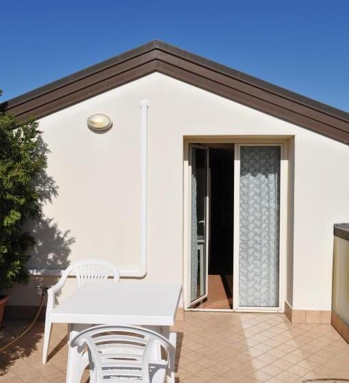 Apartament Rodzinny, Lady Mary