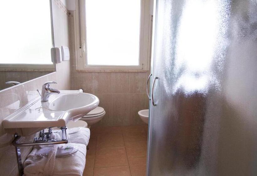 ファミリージュニアスイート, Lady Mary