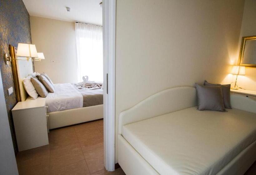 Junior Suite Rodzinny, Lady Mary