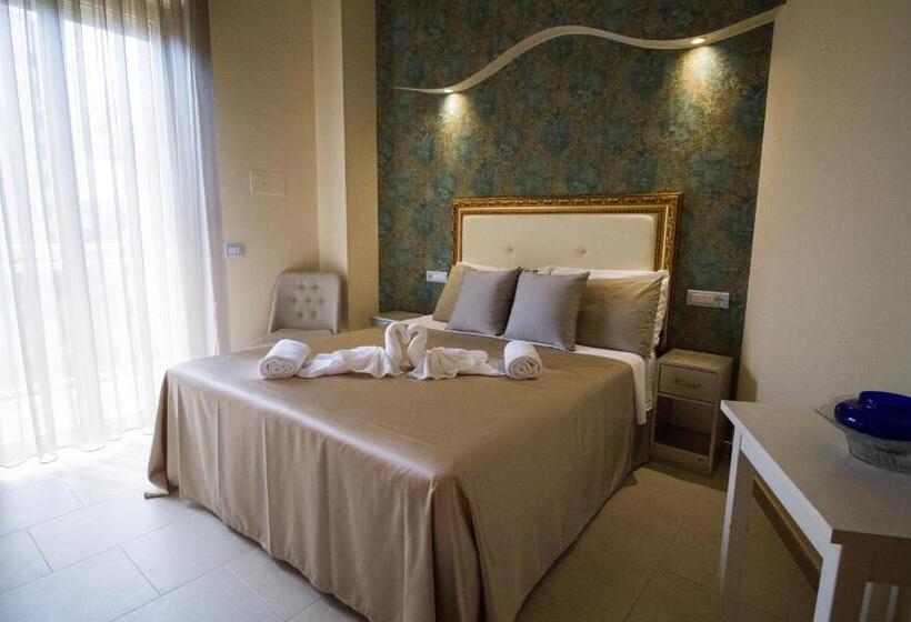 サイドシービューファミリールーム, Lady Mary