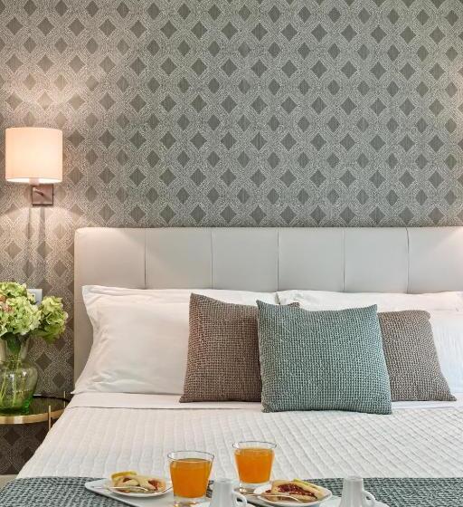 ファミリールーム, Lady Mary