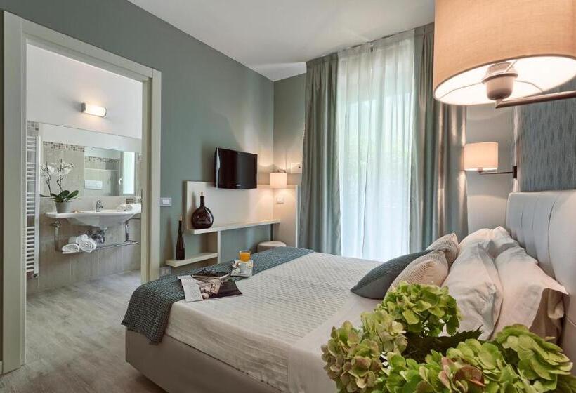 Quarto Familiar, Lady Mary