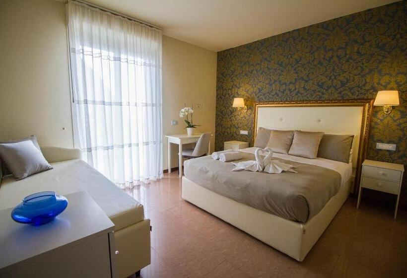 スーペリアールーム, Lady Mary