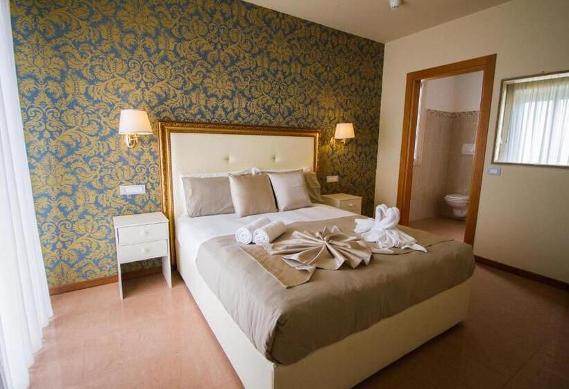 スーペリアールーム, Lady Mary