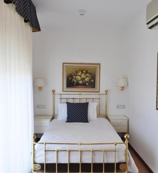 オーシャンビューのスタンダードシングルルーム, Lady Mary