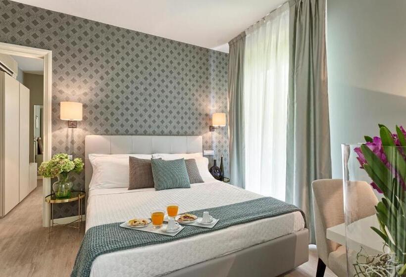 Quarto Familiar, Lady Mary