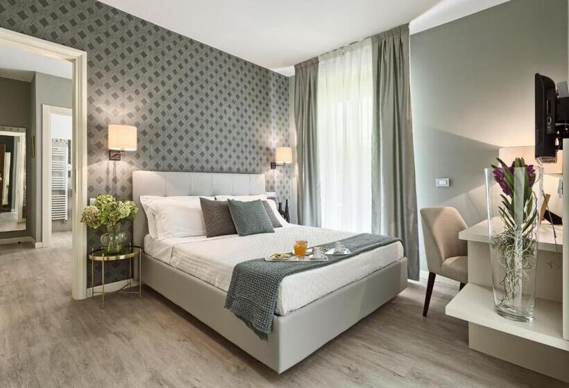 ファミリールーム, Lady Mary