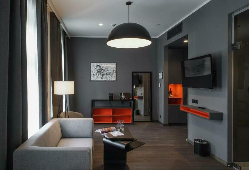 חדר דחוקס עם מיטת קינג, Pullman Riga Old Town