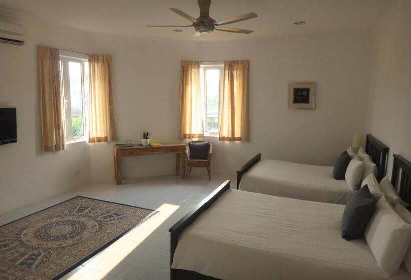 デラックスファミリールーム, Rumah Putih Near Klia & Xiamen University