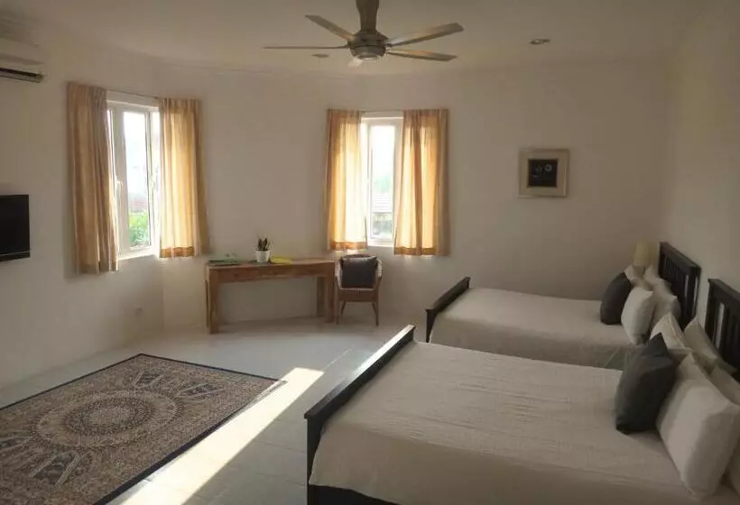 اتاق لوکس خانوادگی, Rumah Putih Near Klia & Xiamen University