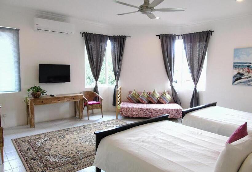 デラックスファミリールーム, Rumah Putih Near Klia & Xiamen University