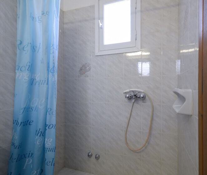 Studio Standard Vista Mare, Skarmoutsos Studios