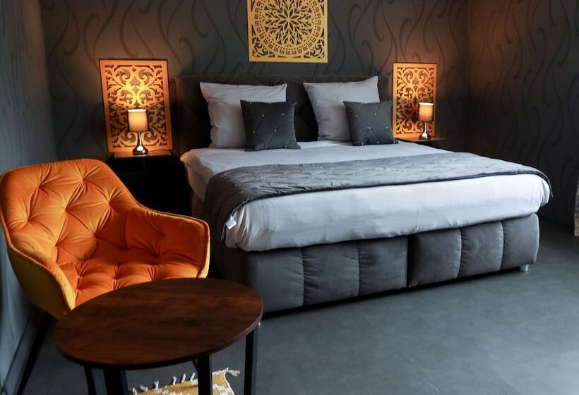 Номер Deluxe, Dua