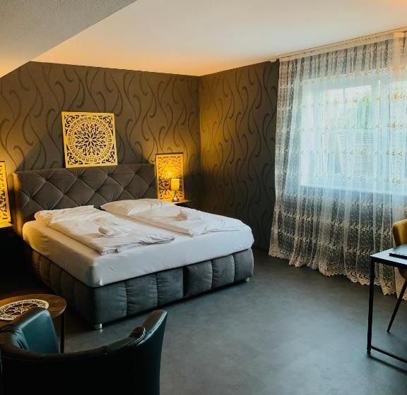 Номер Deluxe, Dua