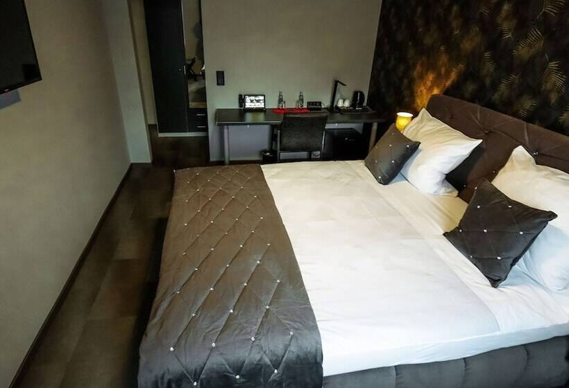 Номер Deluxe, Dua