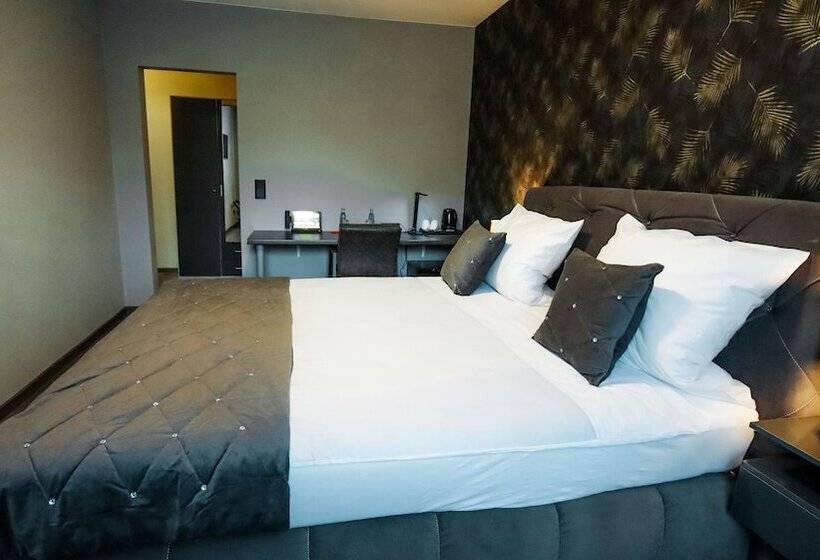 Номер Deluxe, Dua