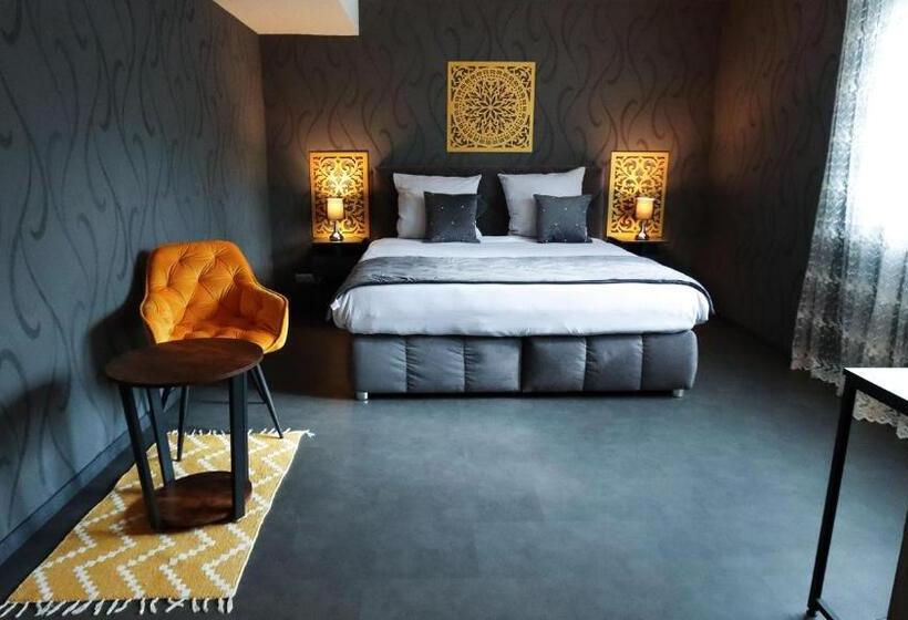 Номер Deluxe, Dua