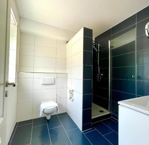 Номер Deluxe, Dua