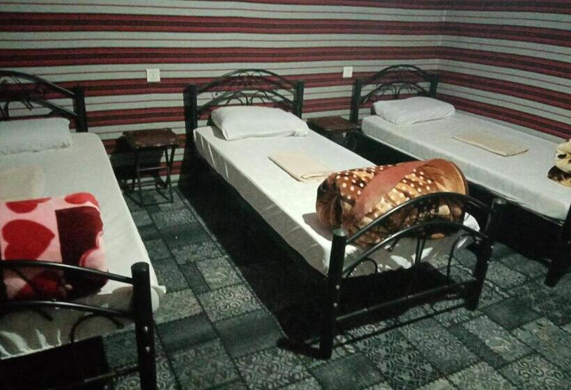 اتاق اکونومی, Zarb Desert Camp