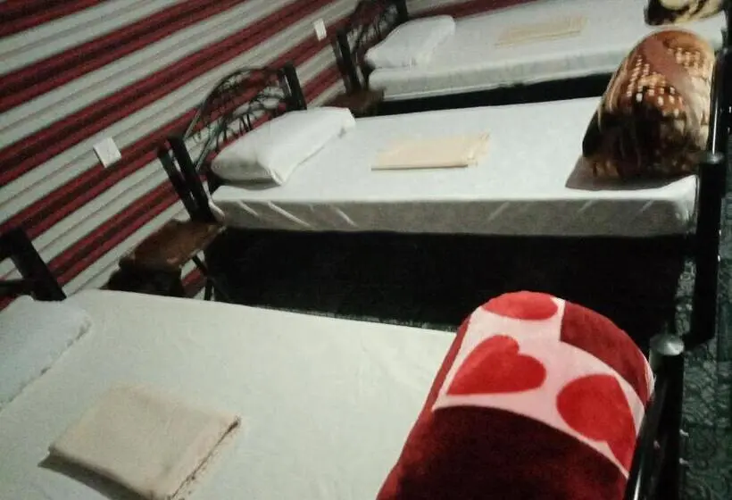 اتاق اکونومی, Zarb Desert Camp