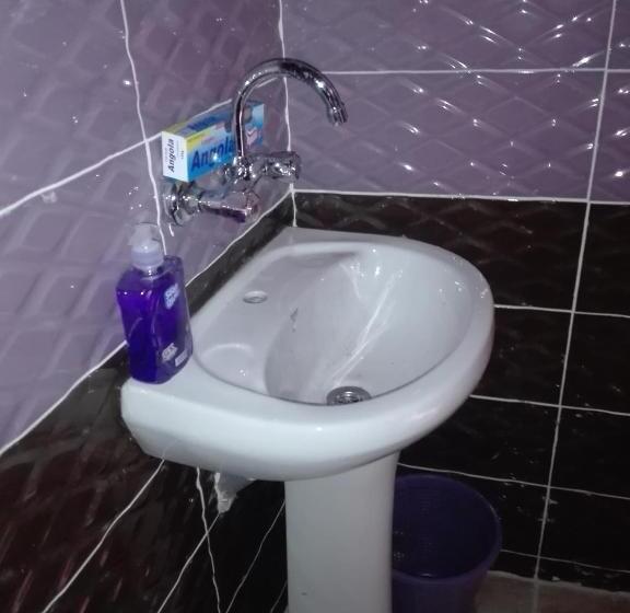 اتاق اکونومی, Zarb Desert Camp