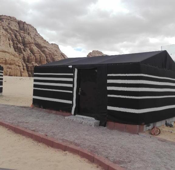 اتاق استاندارد چهار تخته, Zarb Desert Camp