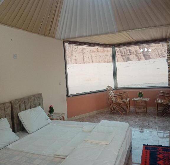 اتاق سوپریور با چشم‌انداز باغ, Zarb Desert Camp