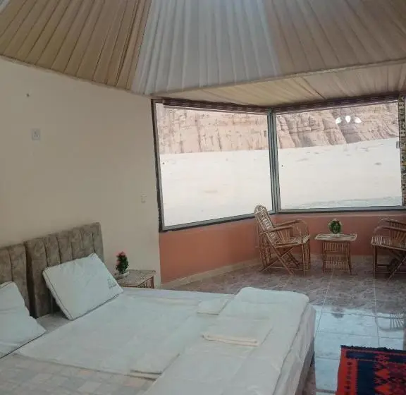 اتاق سوپریور با چشمانداز باغ, Zarb Desert Camp